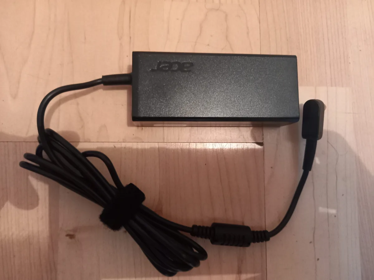 acer E3-111 E3-112 E3-112M punjac original novo