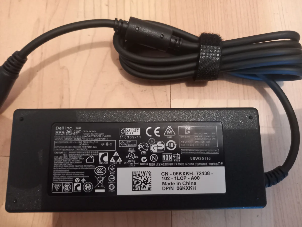 dell 1557 1569 1735 1737 2100 2110 2120 punjac original novo